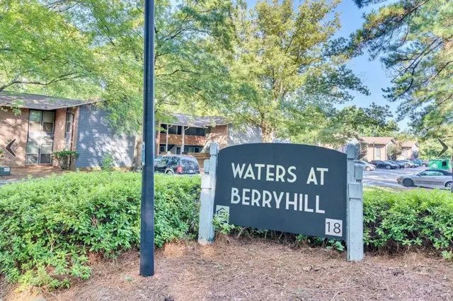 $860 | 18 Berryhill Road, Columbia, SC 29210