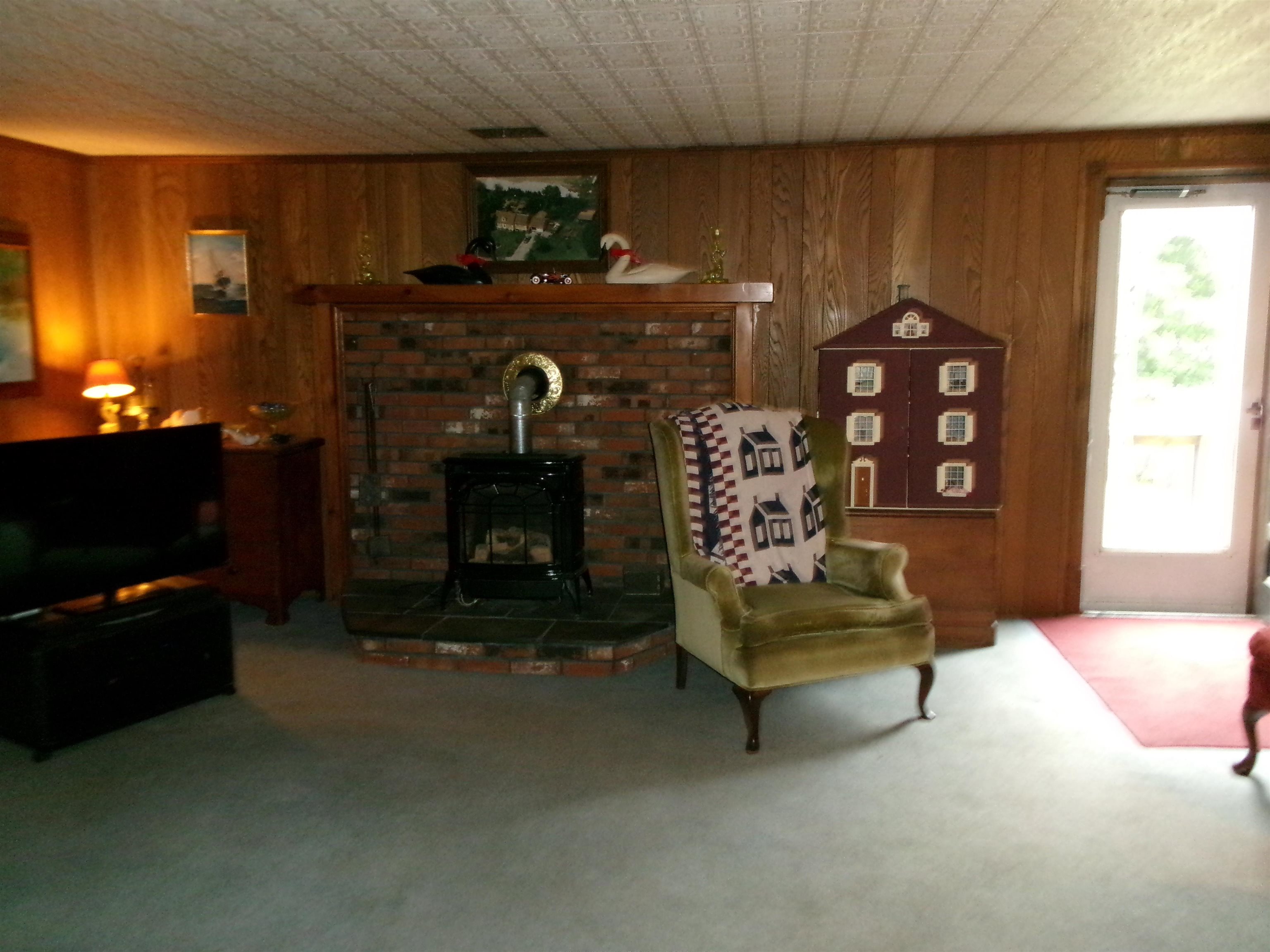 88 County Road Glover, VT 05875 - Photo 6 of 35