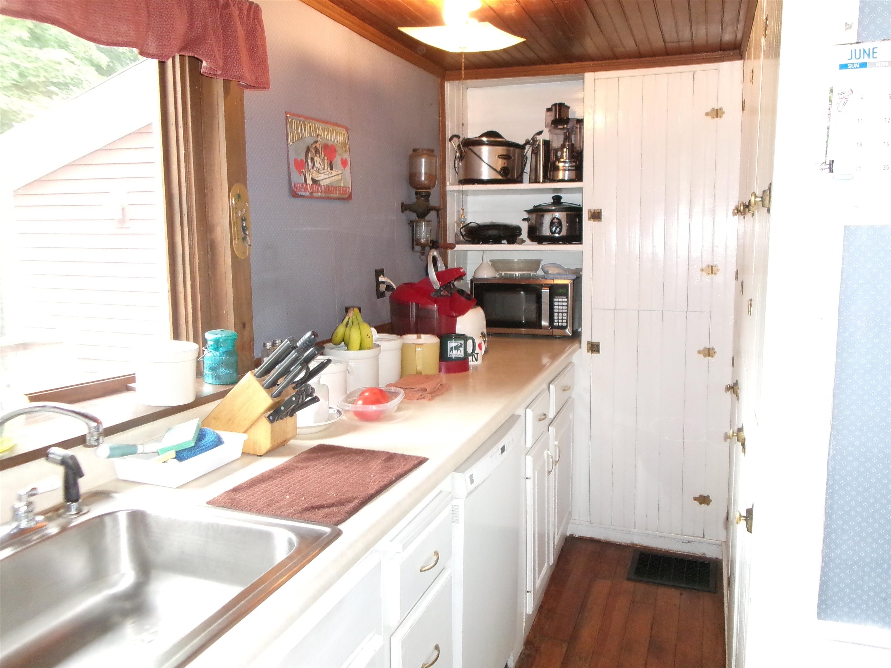 88 County Road Glover, VT 05875 - Photo 9 of 35