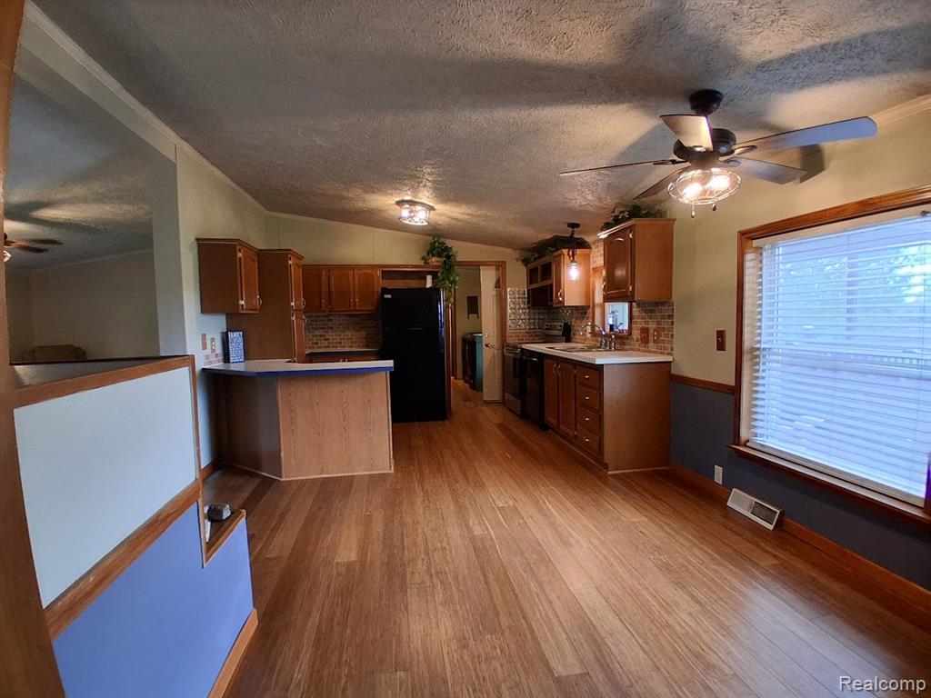 10055 North Genesee Road Mount Morris, MI 48458 - Photo 7 of 43