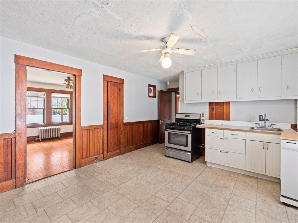104 Great Road Maynard, MA 01754 - Photo 10 of 37