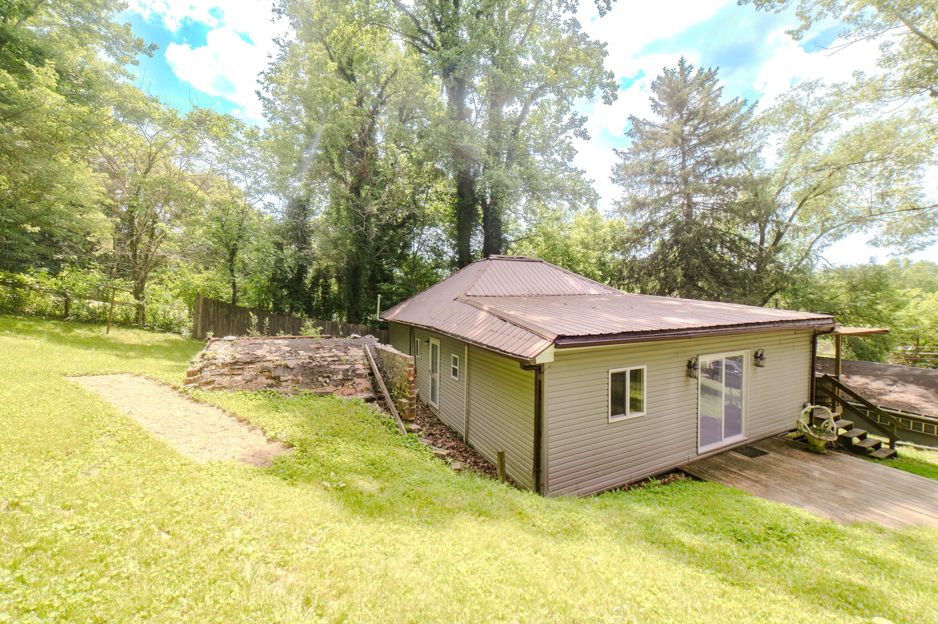 12 Spring Street Glouster, OH 45732 - Photo 5 of 24 DSC_8495