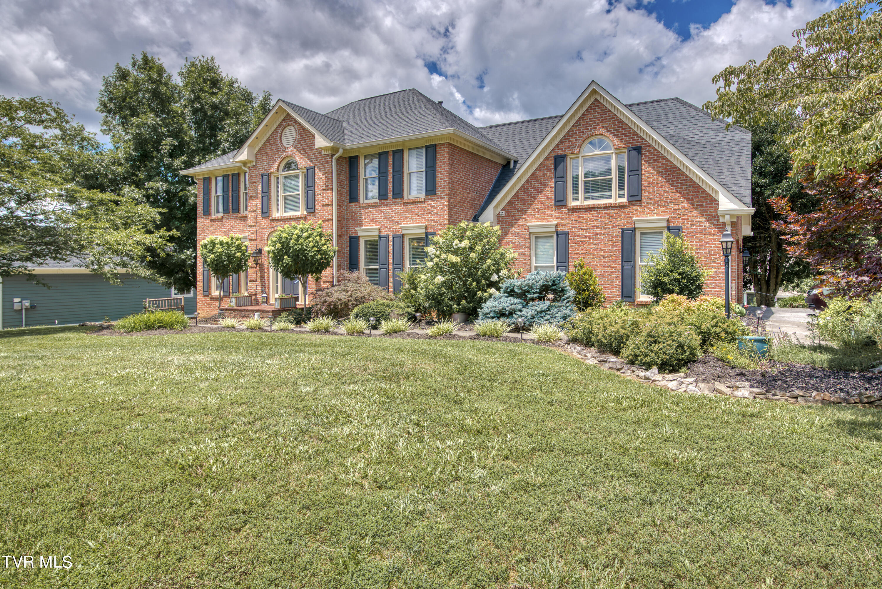 100 Queensgate Bristol, TN 37620 - Photo 3 of 94 100 Queensgate