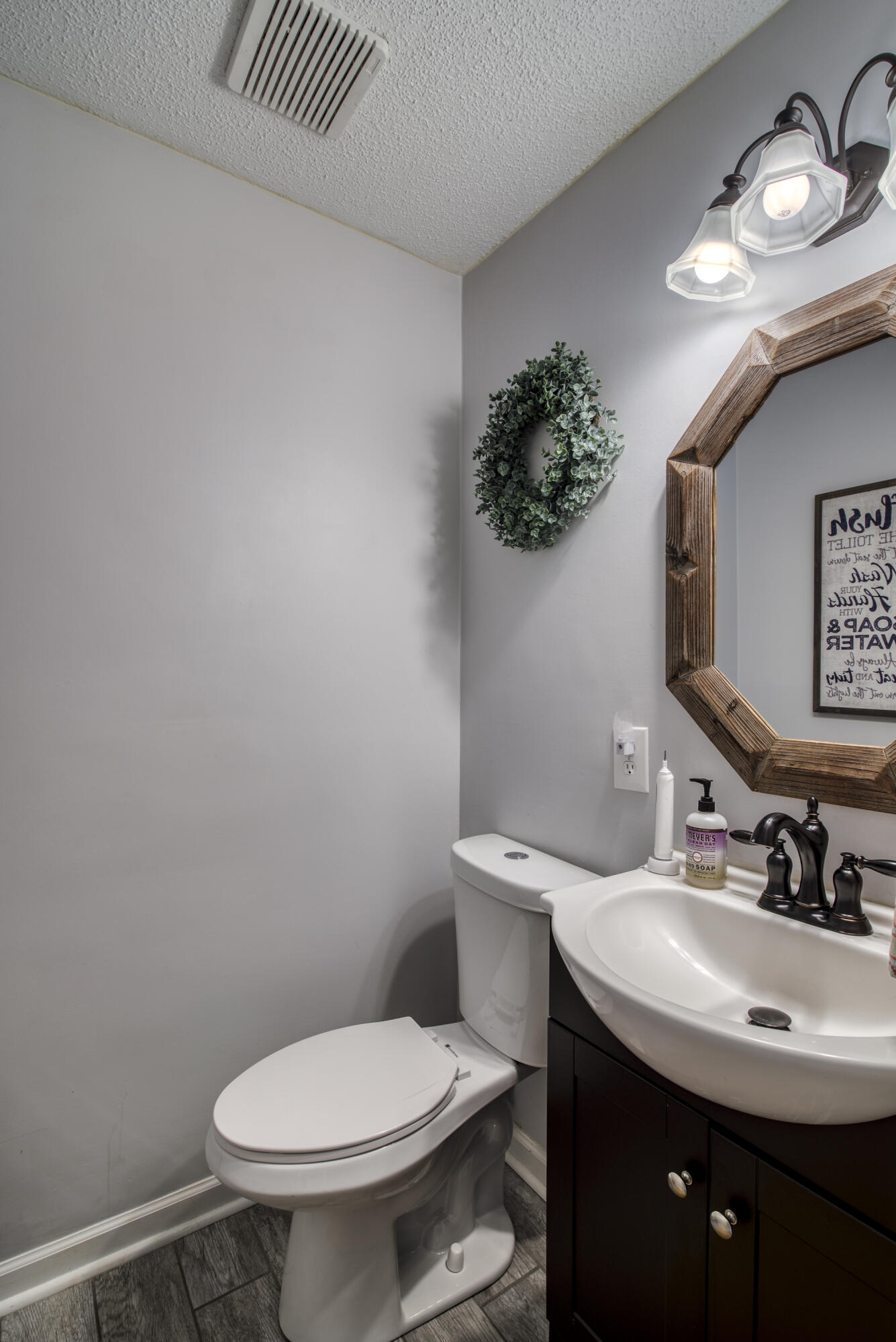 100 Queensgate Bristol, TN 37620 - Photo 37 of 94 100-Queensgate-Bristol-TN Highlands-Real