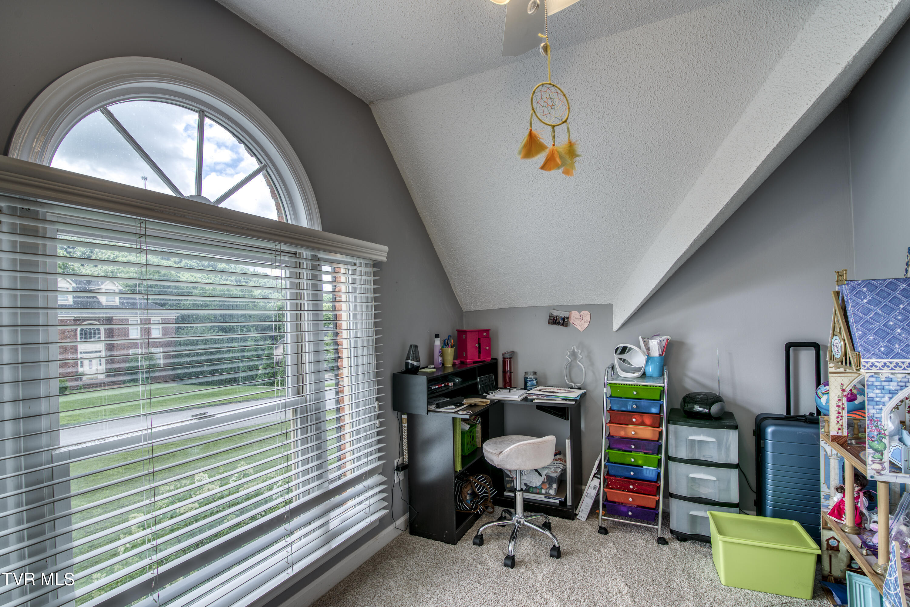 100 Queensgate Bristol, TN 37620 - Photo 88 of 94 Big Window Room