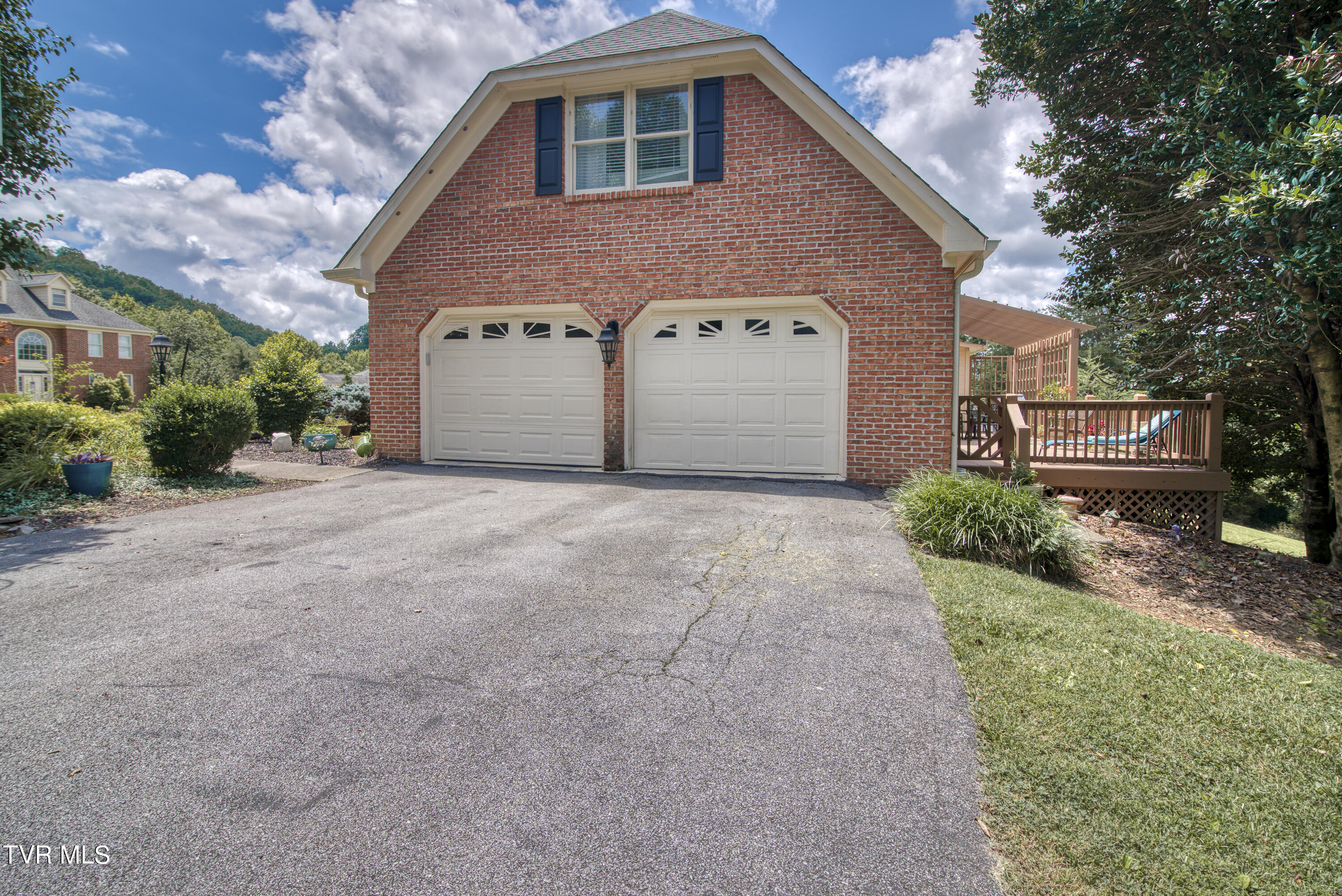 100 Queensgate Bristol, TN 37620 - Photo 91 of 94 Garage