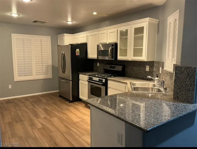 $1,900 | 5643 Dawn Falls Street, Las Vegas, NV 89148