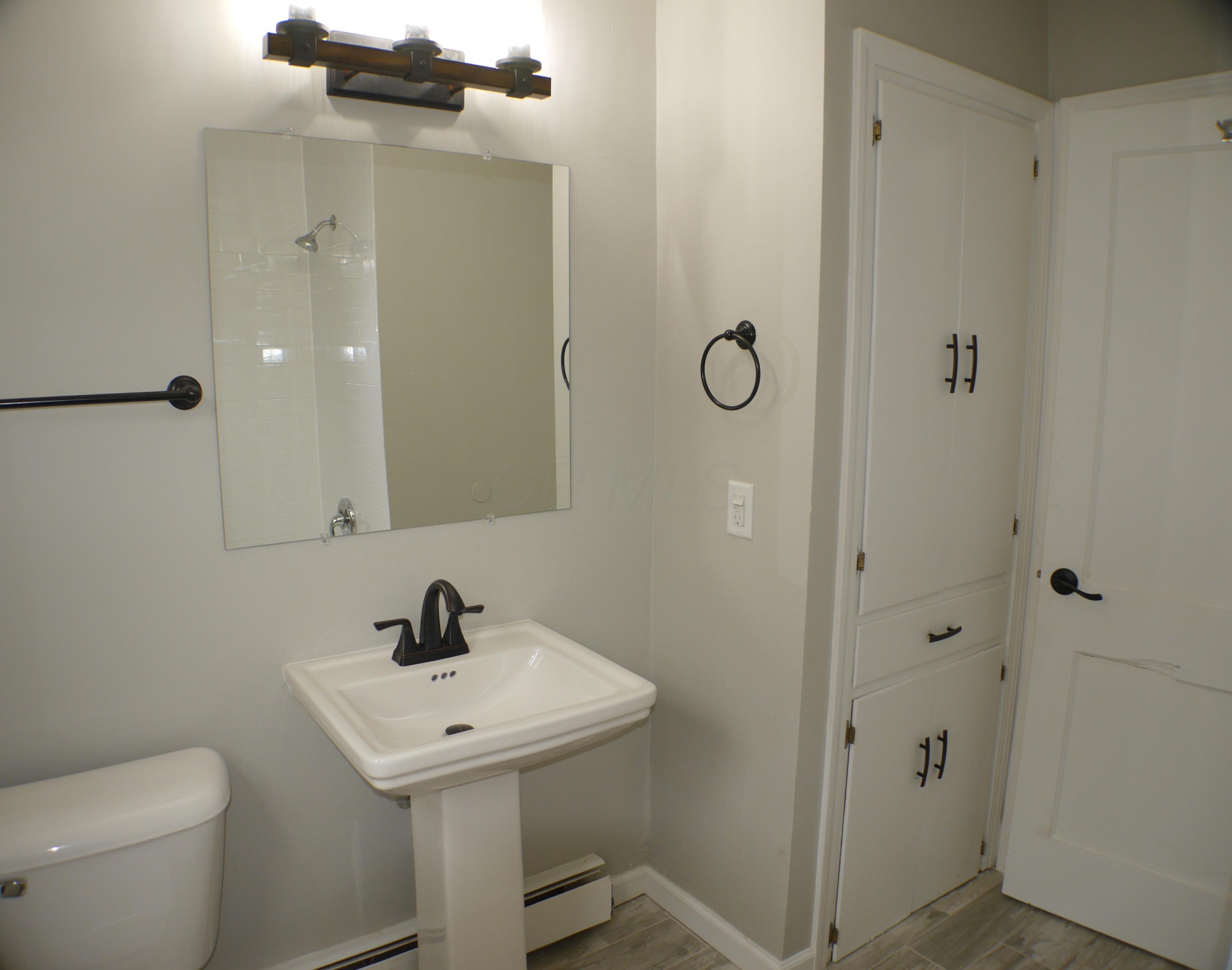 2183 Zollinger Road Columbus, OH 43221 - Photo 14 of 32