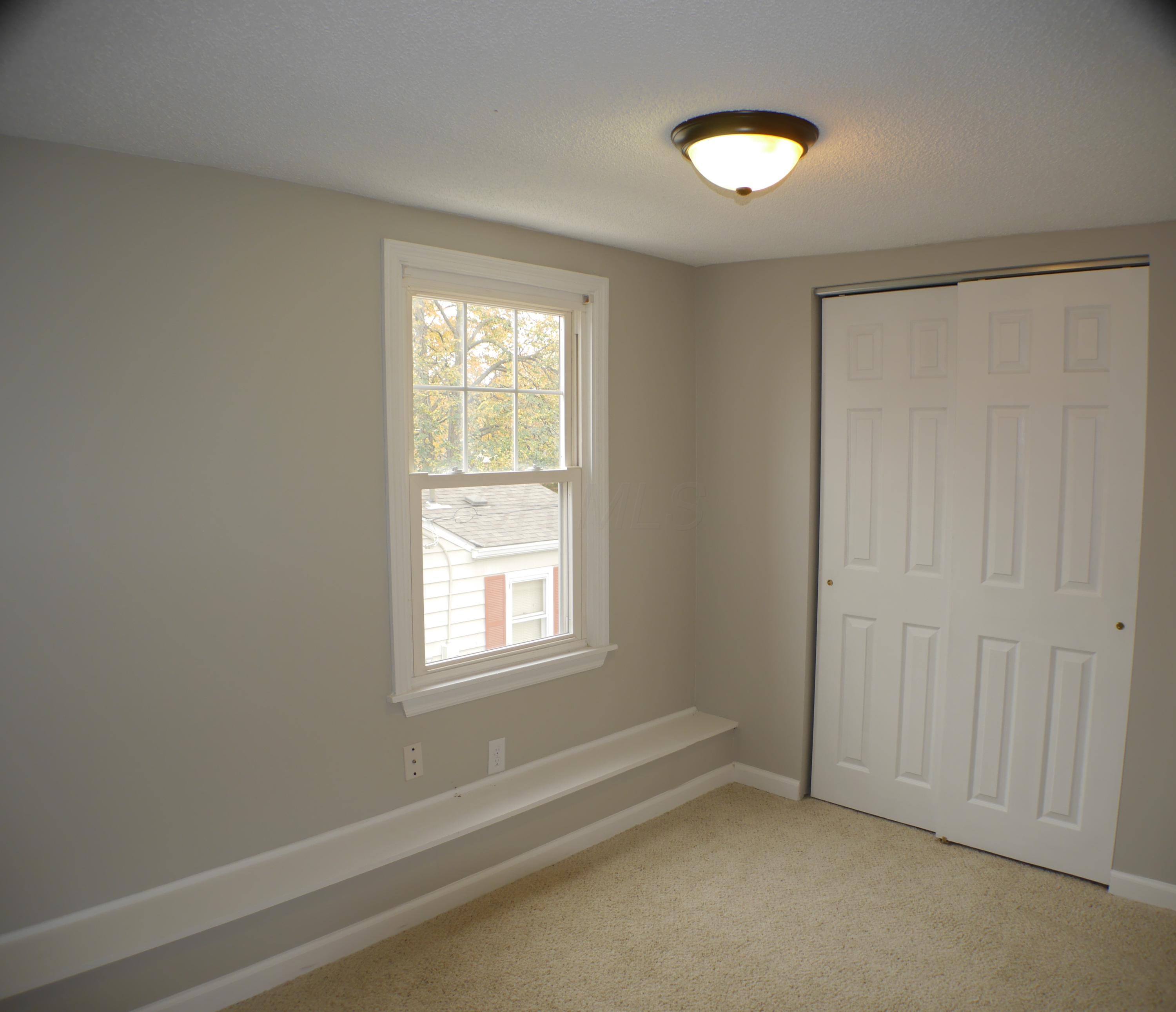 2183 Zollinger Road Columbus, OH 43221 - Photo 19 of 32