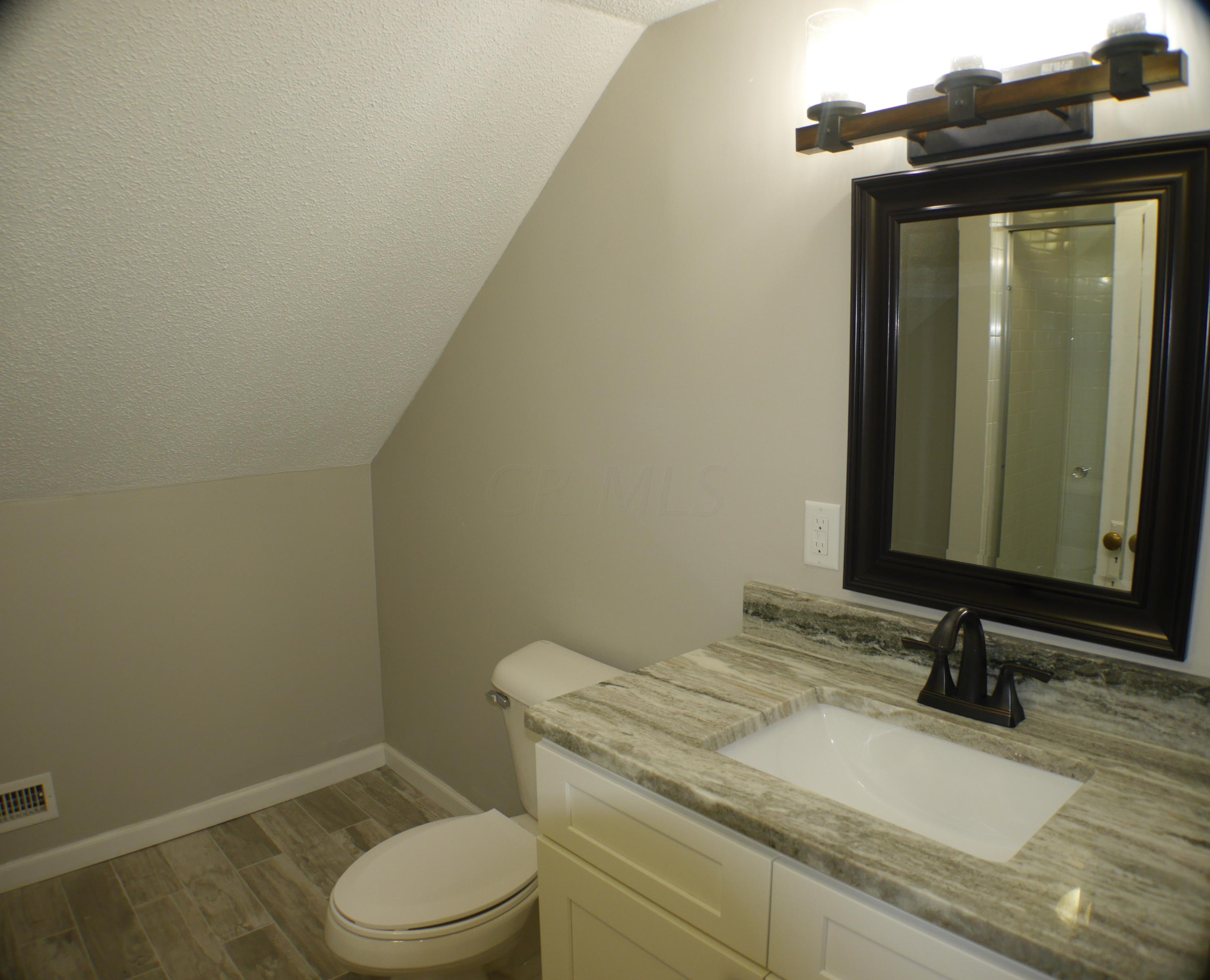 2183 Zollinger Road Columbus, OH 43221 - Photo 20 of 32