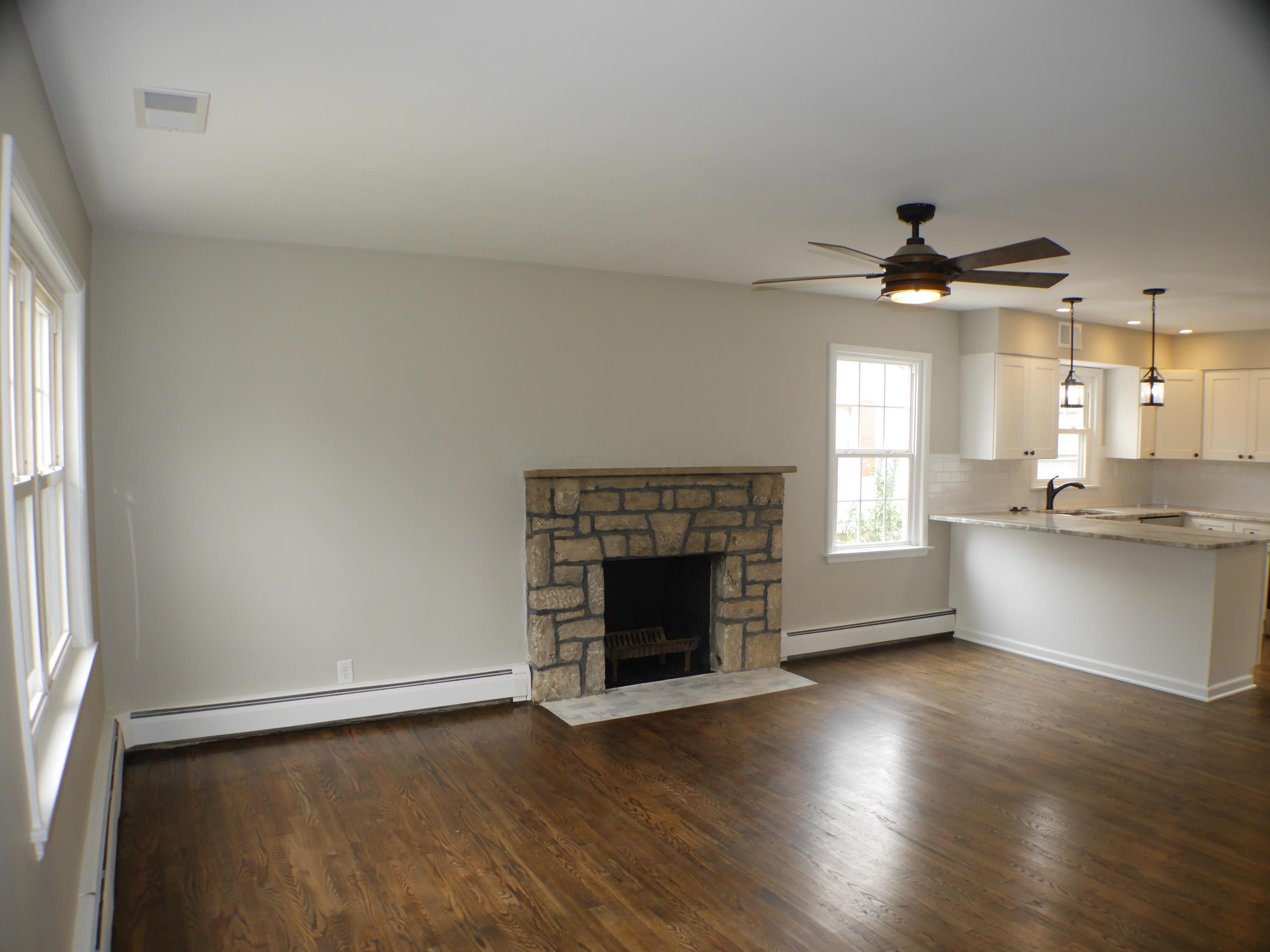 2183 Zollinger Road Columbus, OH 43221 - Photo 2 of 32