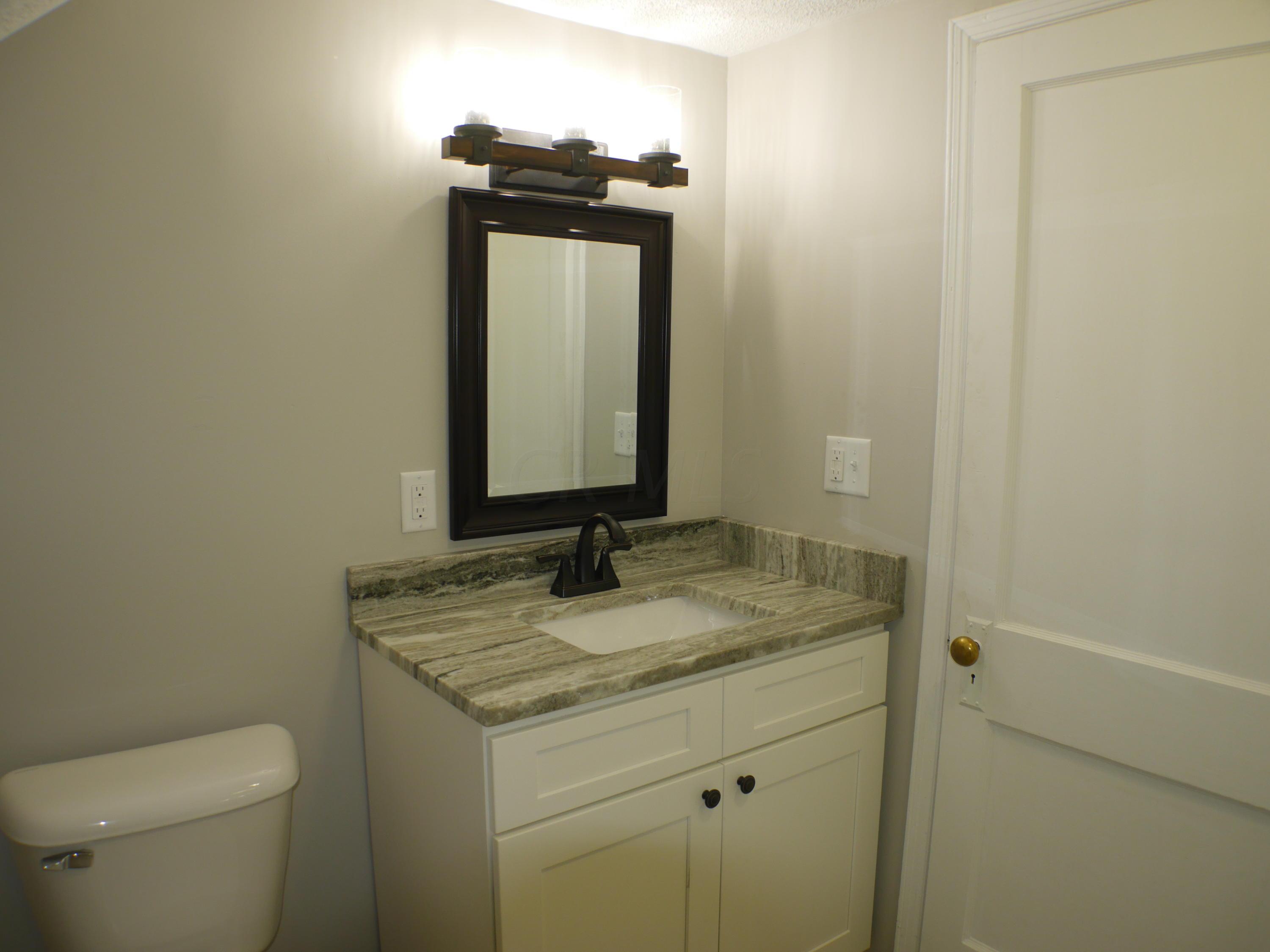 2183 Zollinger Road Columbus, OH 43221 - Photo 21 of 32
