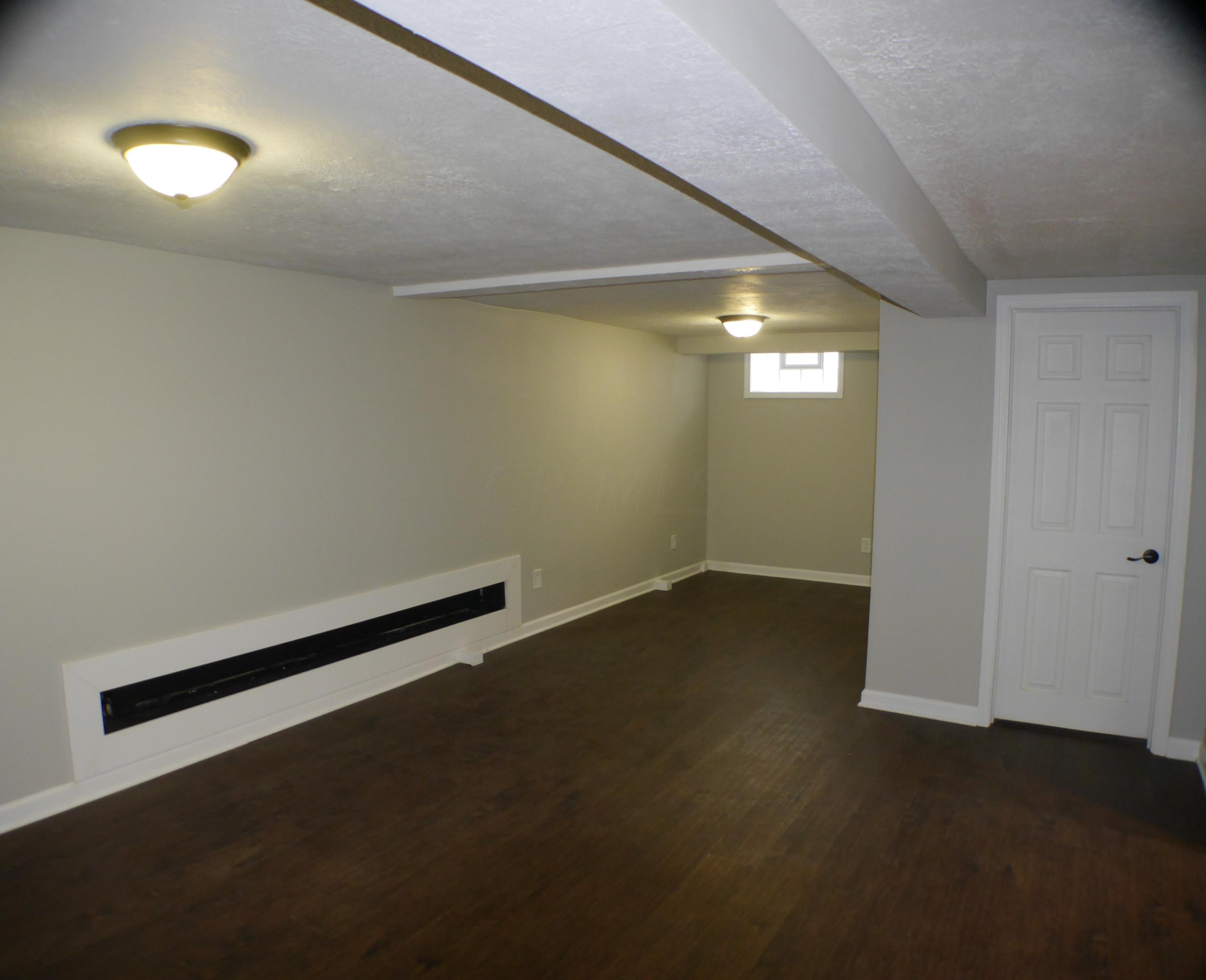 2183 Zollinger Road Columbus, OH 43221 - Photo 24 of 32