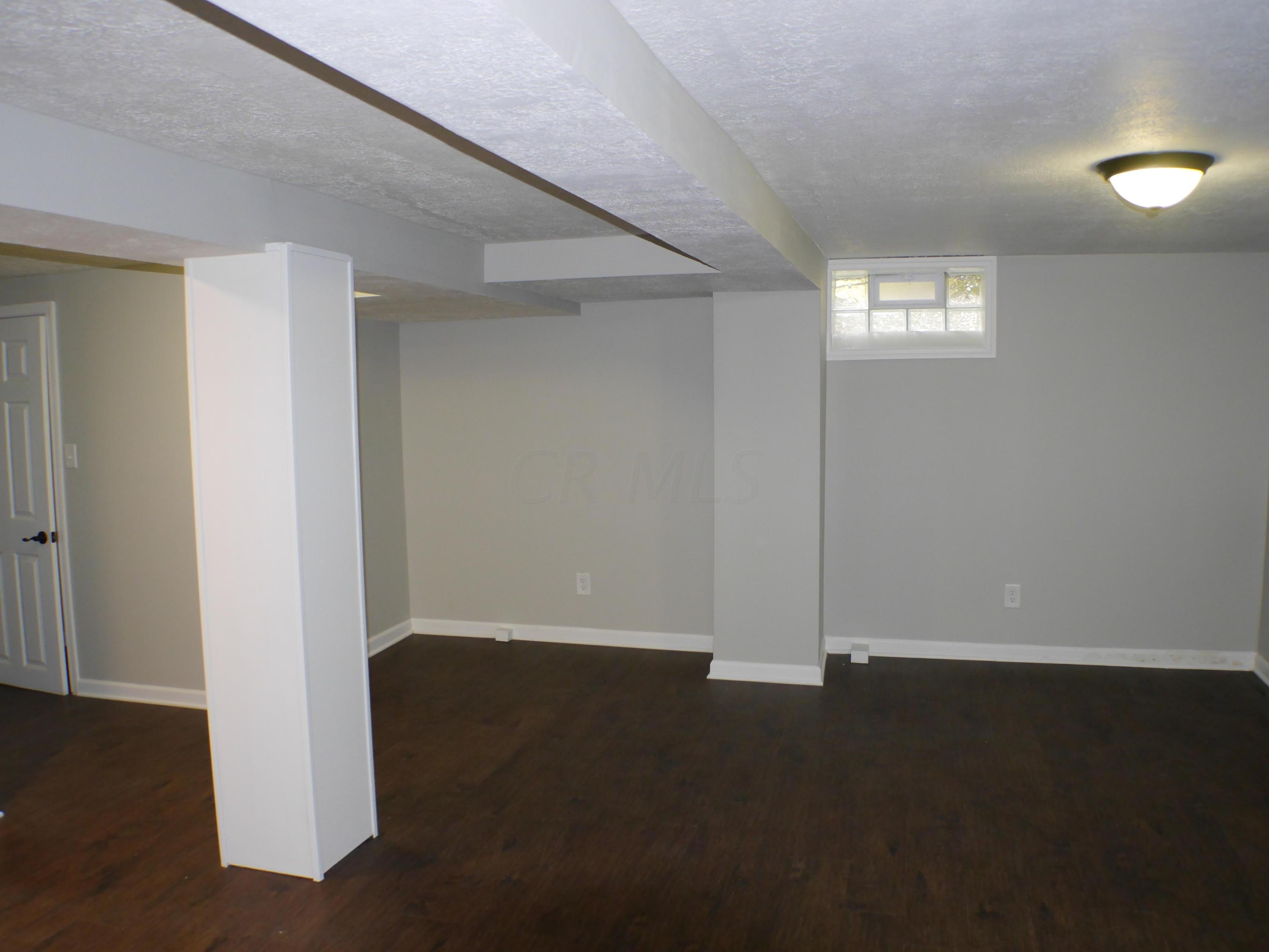 2183 Zollinger Road Columbus, OH 43221 - Photo 25 of 32