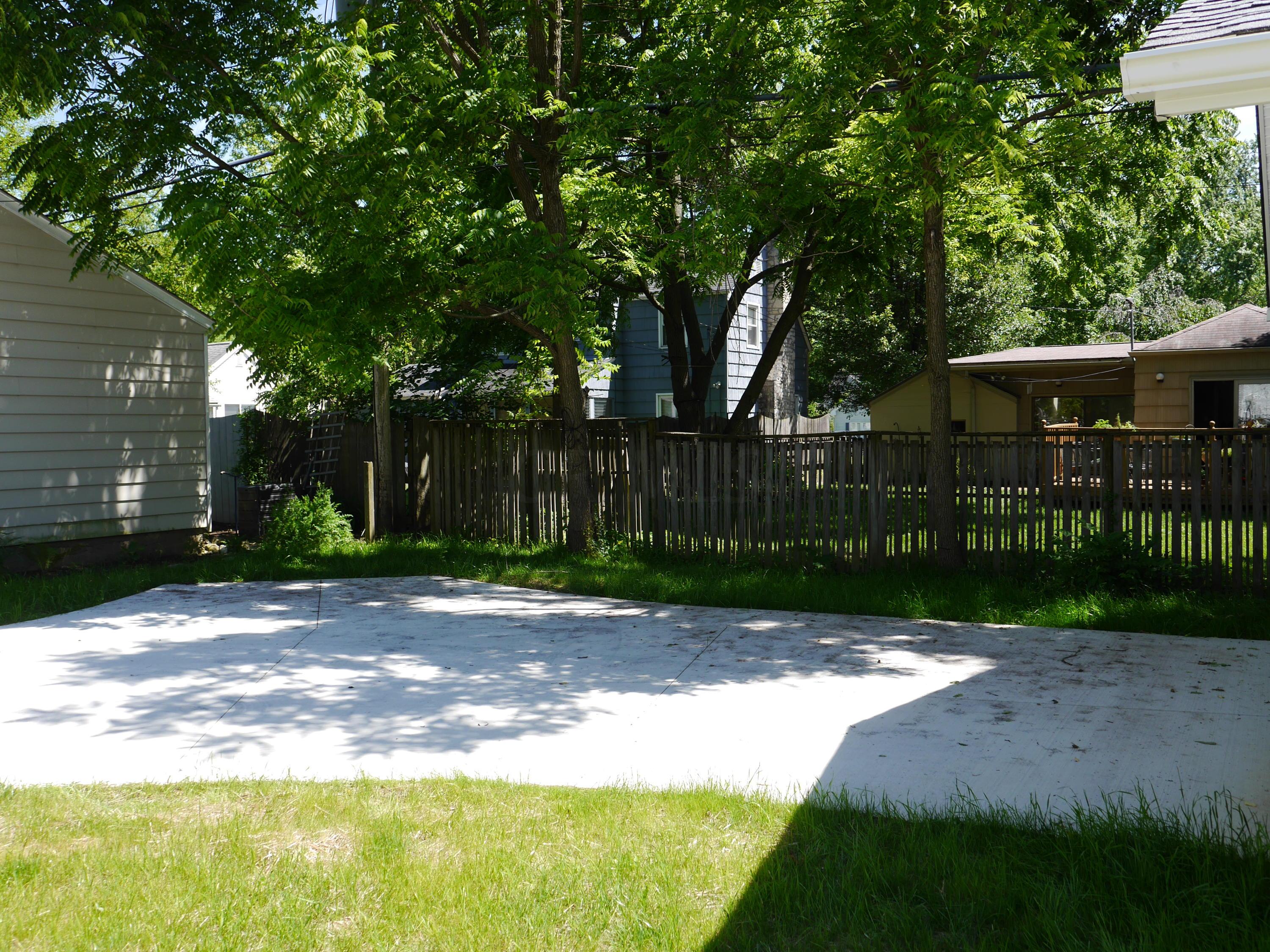 2183 Zollinger Road Columbus, OH 43221 - Photo 29 of 32