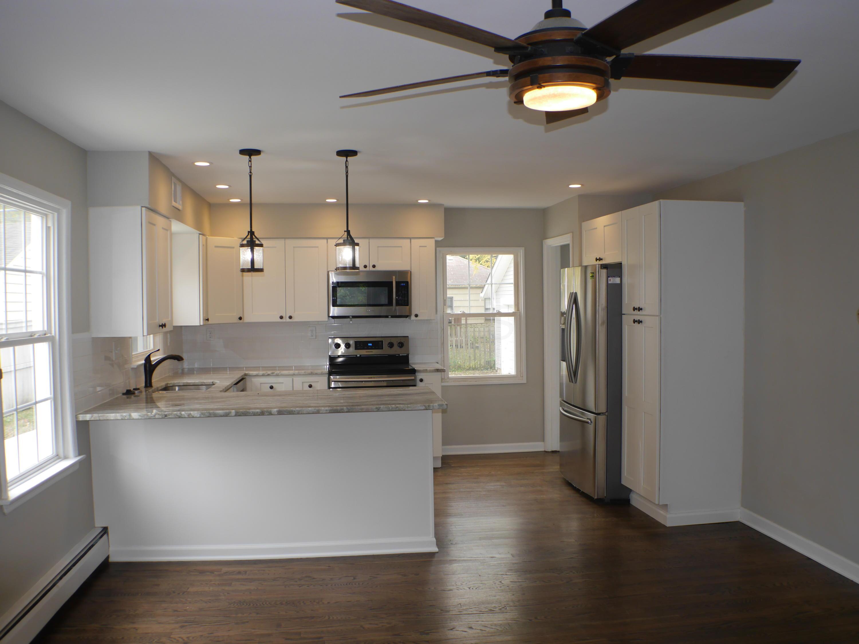 2183 Zollinger Road Columbus, OH 43221 - Photo 4 of 32