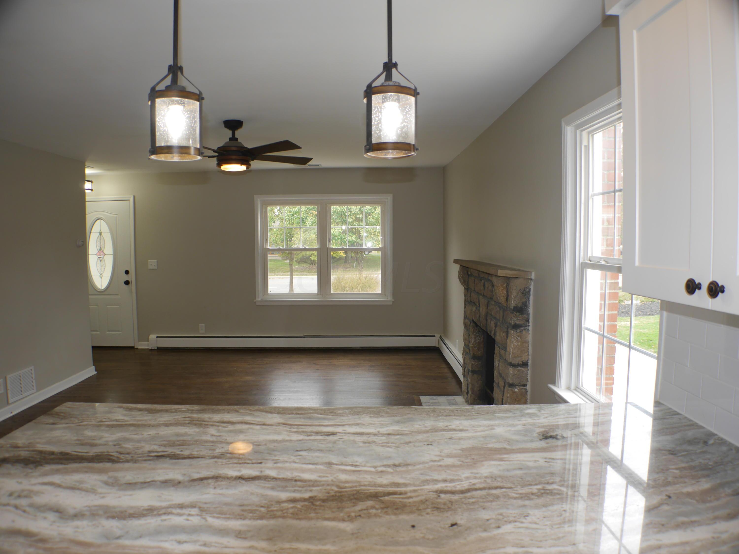 2183 Zollinger Road Columbus, OH 43221 - Photo 7 of 32