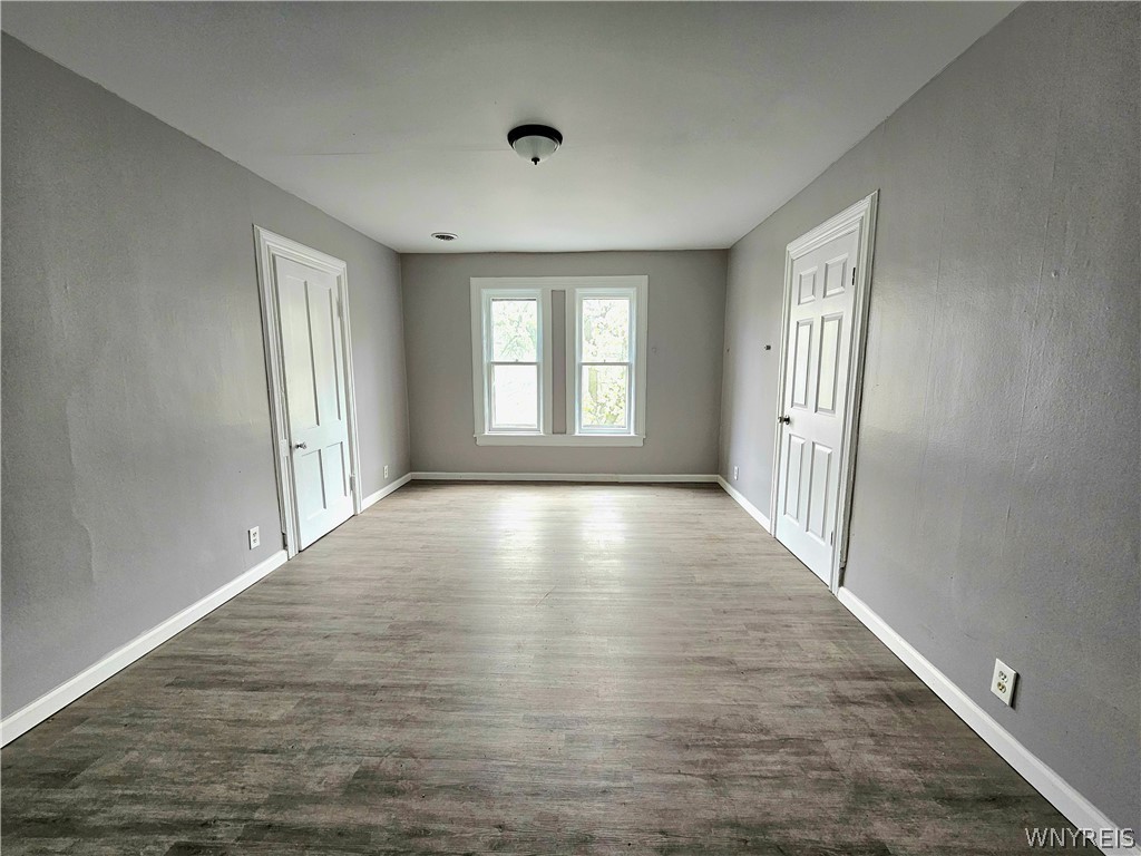 102 17th Street Buffalo, NY 14213 - Photo 3 of 10