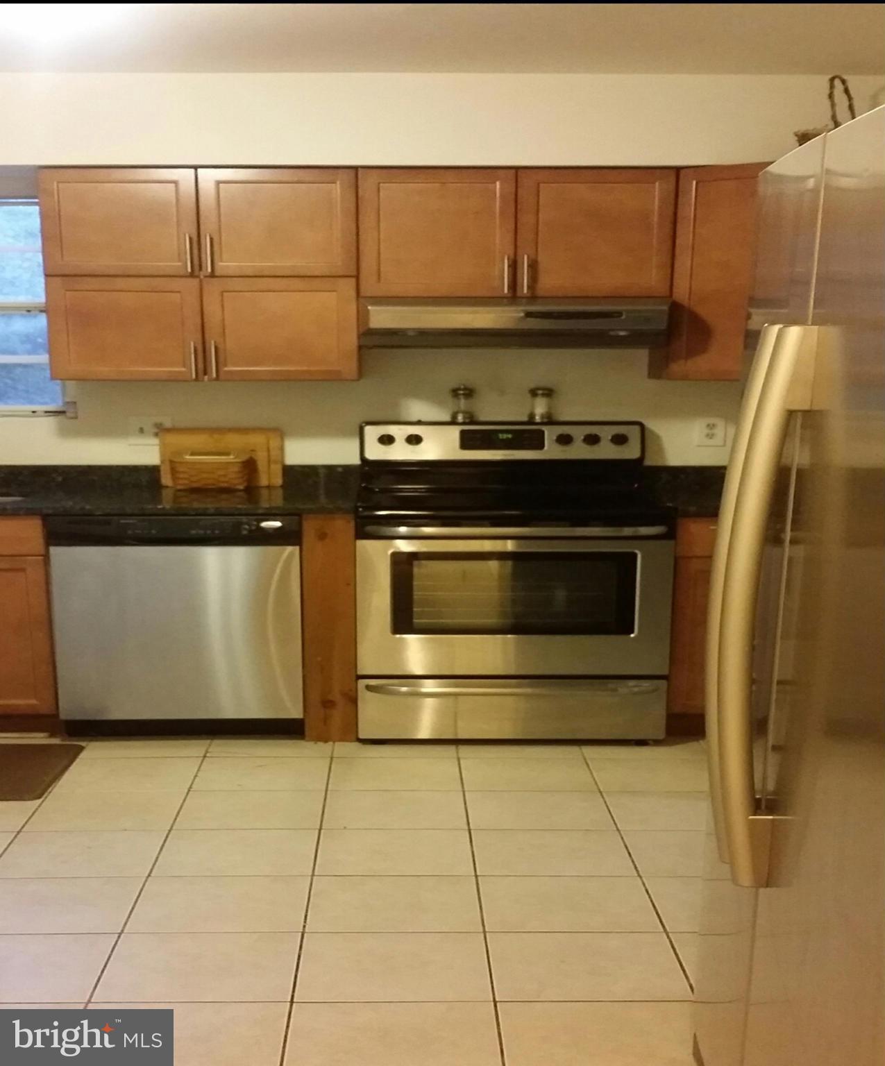 8526 Stonewall Road Manassas, VA 20110 - Photo 2 of 13 Kitchen
