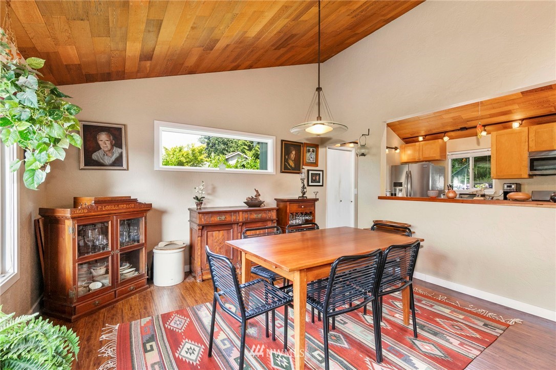 16371 Pearson Point Road Northeast Poulsbo, WA 98370 - Photo 11 of 37 Gallery Image 11