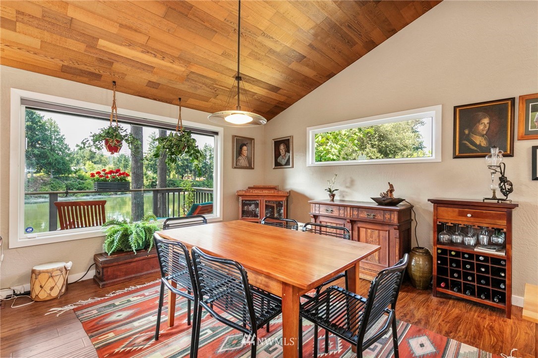 16371 Pearson Point Road Northeast Poulsbo, WA 98370 - Photo 12 of 37 Gallery Image 12