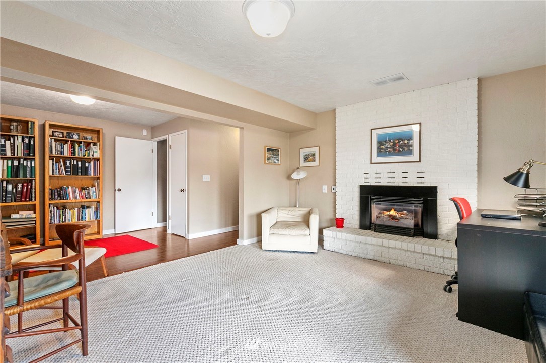 16371 Pearson Point Road Northeast Poulsbo, WA 98370 - Photo 20 of 37 Gallery Image 20