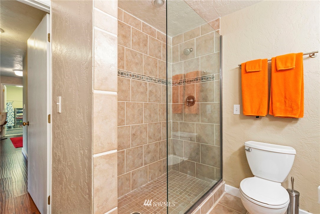 16371 Pearson Point Road Northeast Poulsbo, WA 98370 - Photo 24 of 37 Gallery Image 24
