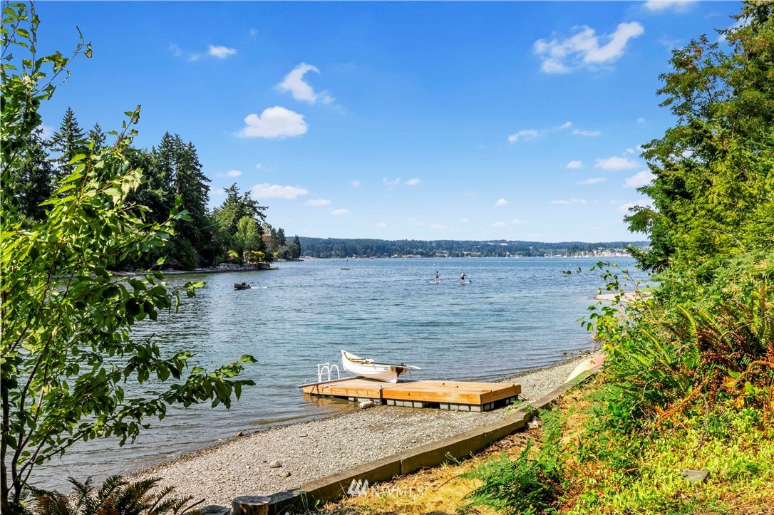 16371 Pearson Point Road Northeast Poulsbo, WA 98370 - Photo 33 of 37 Gallery Image 33