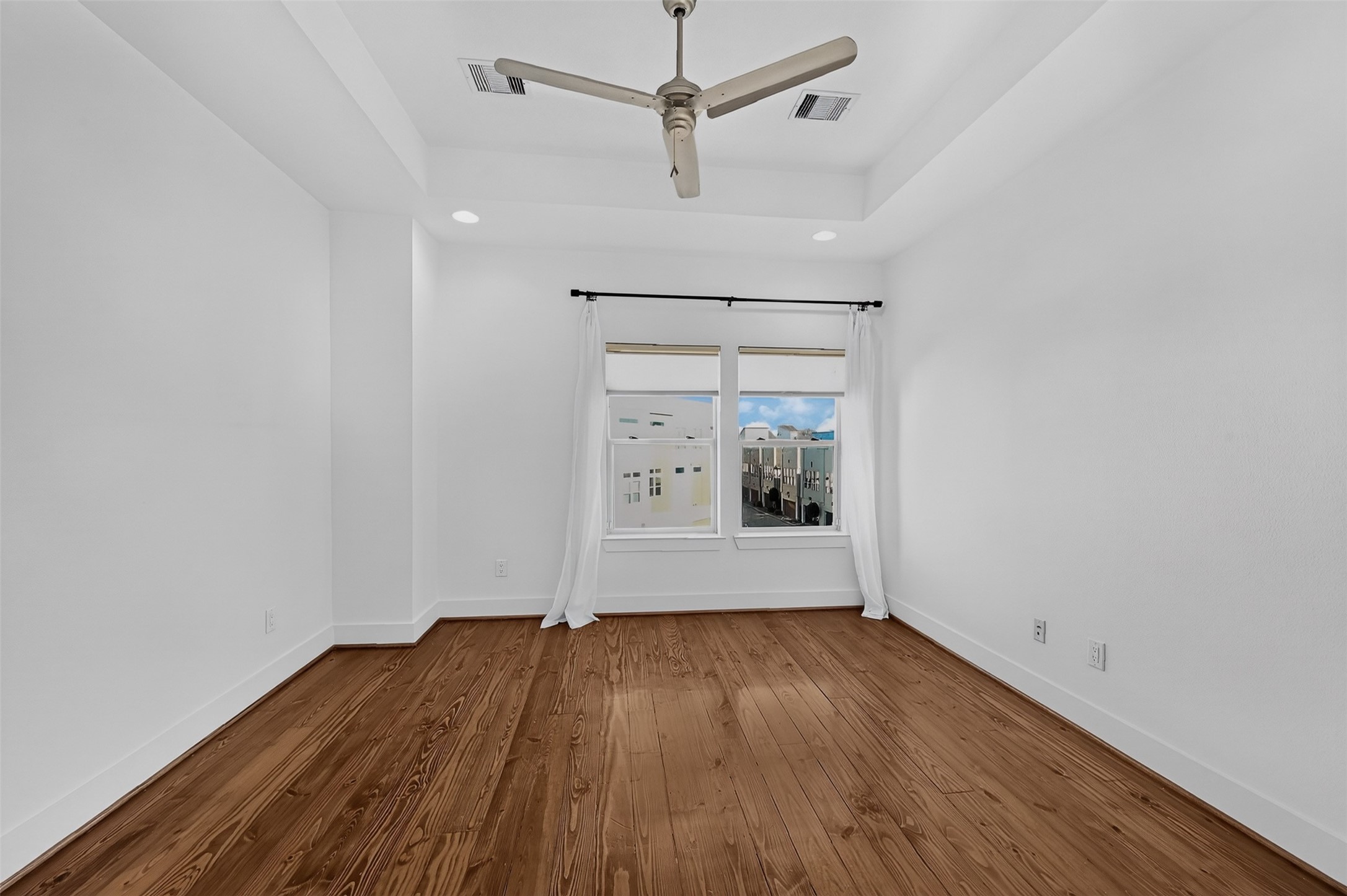 205 Riley Lane Houston, TX 77003 - Photo 21 of 29 Gallery Image 21
