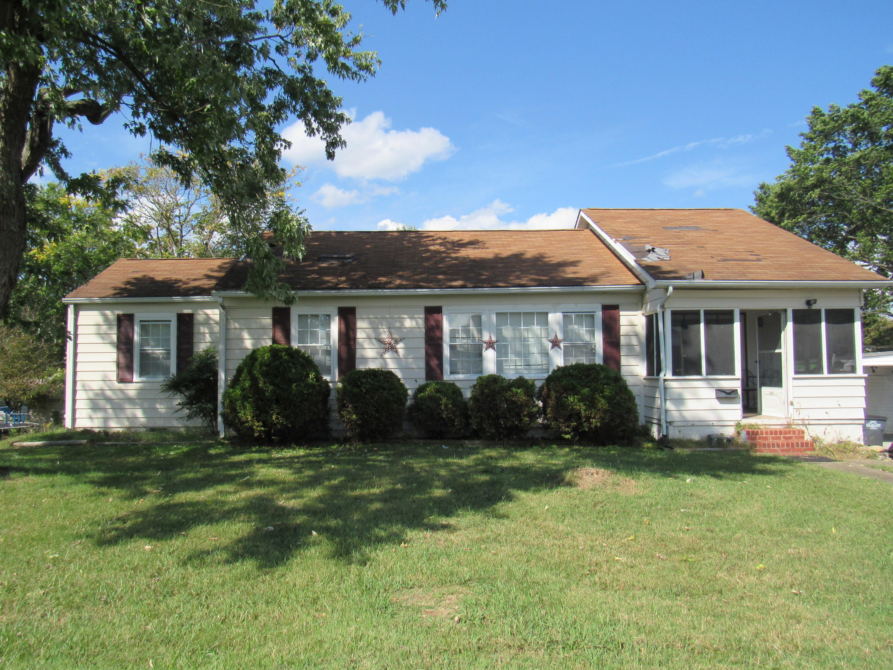 1504 Kings Road Kingsport, TN 37664 - Photo 1 of 5 IMG_0004