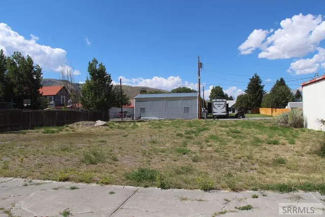$60,000 | 310-312 Main Street, Mackay, ID 83251