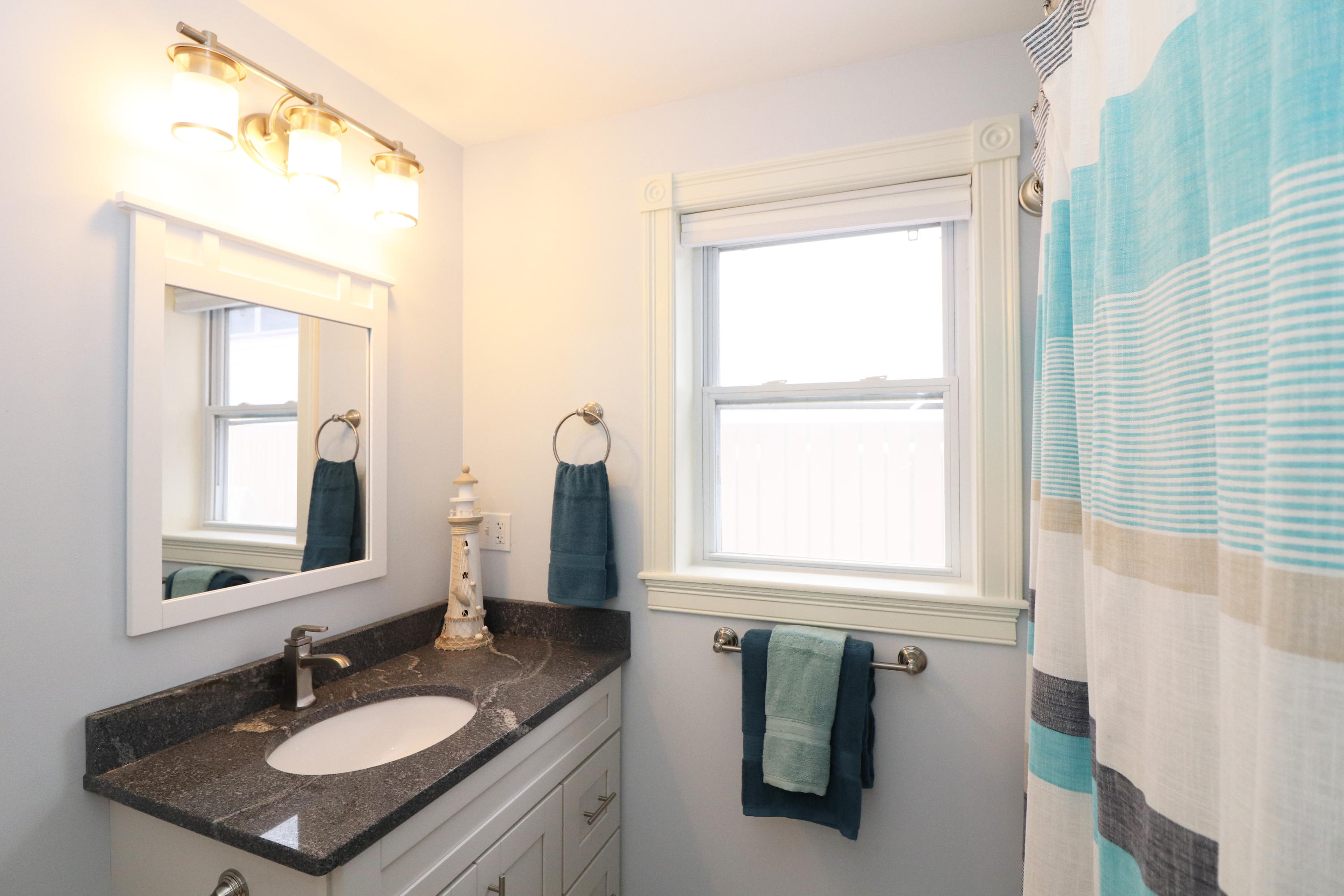1139 Post Road, Unit 36 Wells, ME 04090 - Photo 16 of 27 Bathroom
