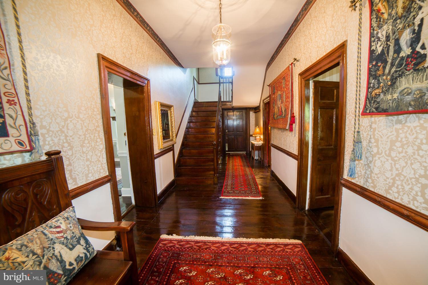 38138 Forest Mills Road Leesburg, VA 20175 - Photo 13 of 30 Foyer