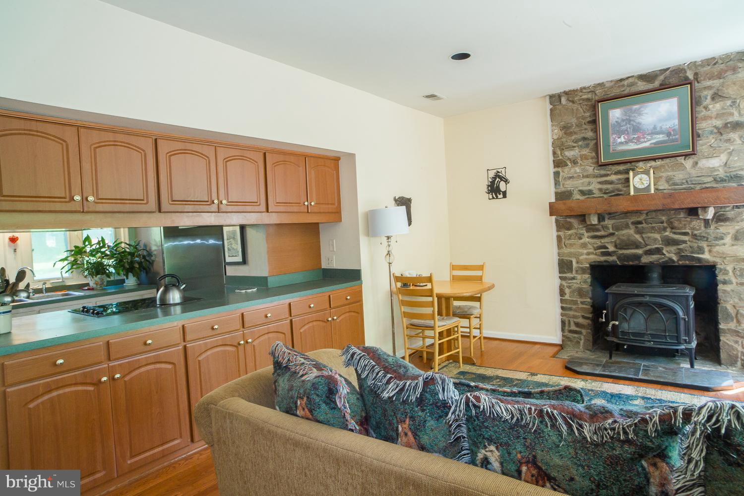 38138 Forest Mills Road Leesburg, VA 20175 - Photo 16 of 30 Family Room and Kitchen