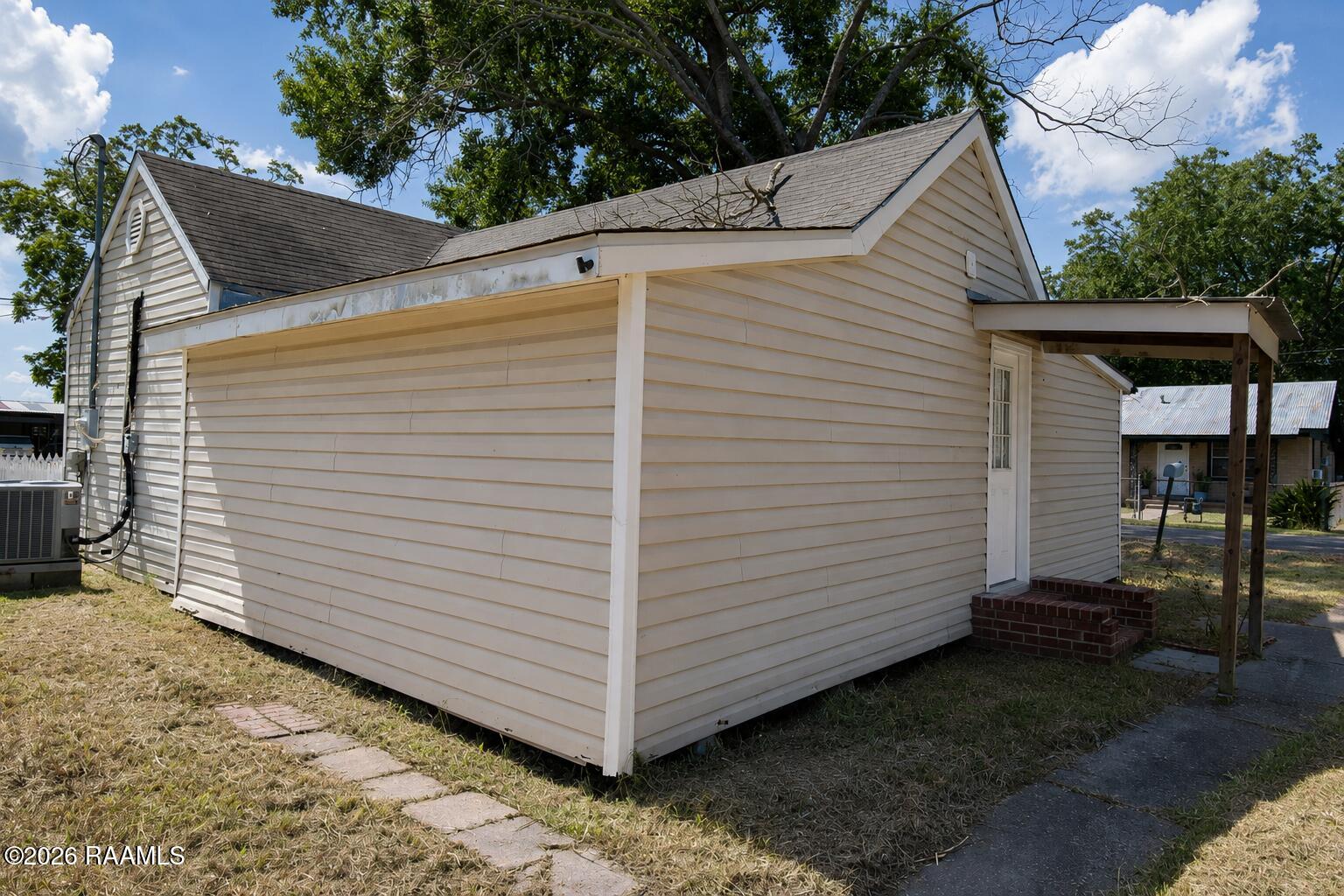 156 Oak Road Church Point, LA 70525 - Photo 4 of 17 Balanced daylight home exterior