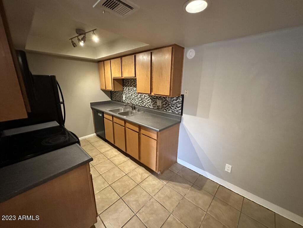 1336 East Mountain View Road, Unit 110 Phoenix, AZ 85020 - Photo 5 of 9 60BE71A1-18BF-4ED3-9E7C-57563995E06F_1_1