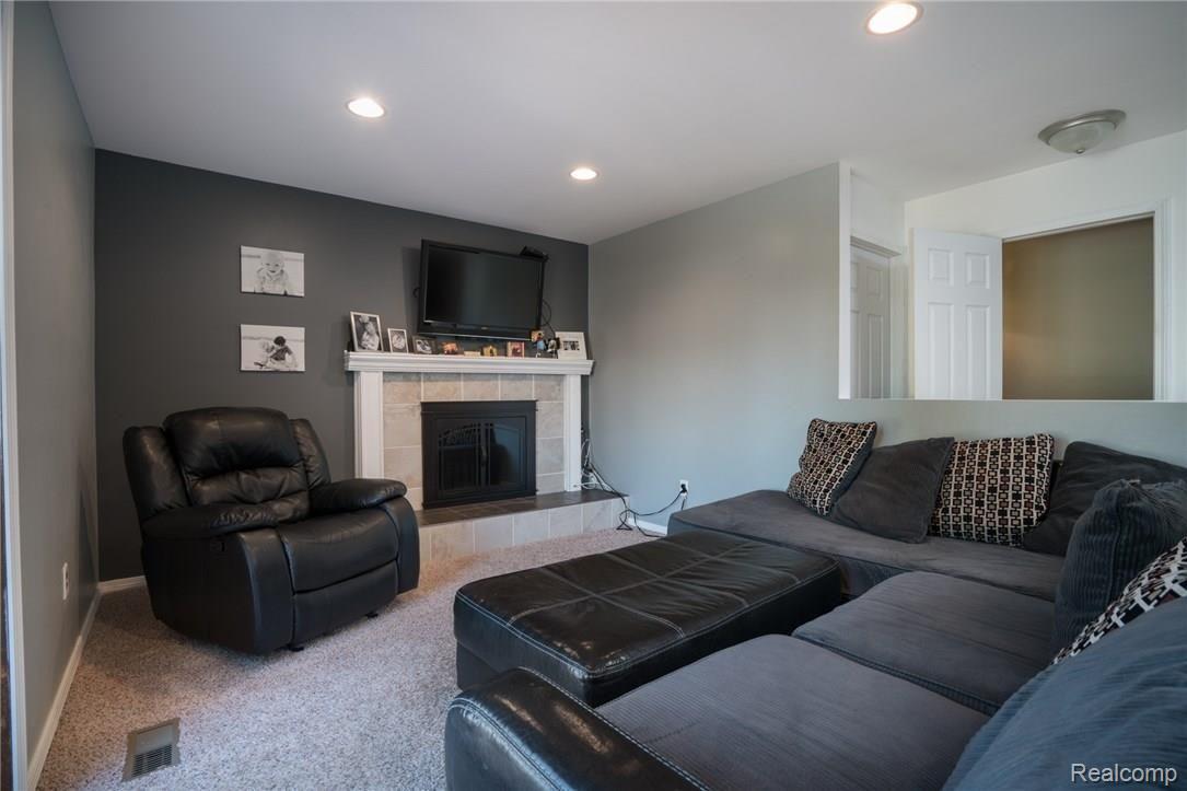 47303 Shelby Road Utica, MI 48317 - Photo 14 of 35 DSC05068-Edit.jpg