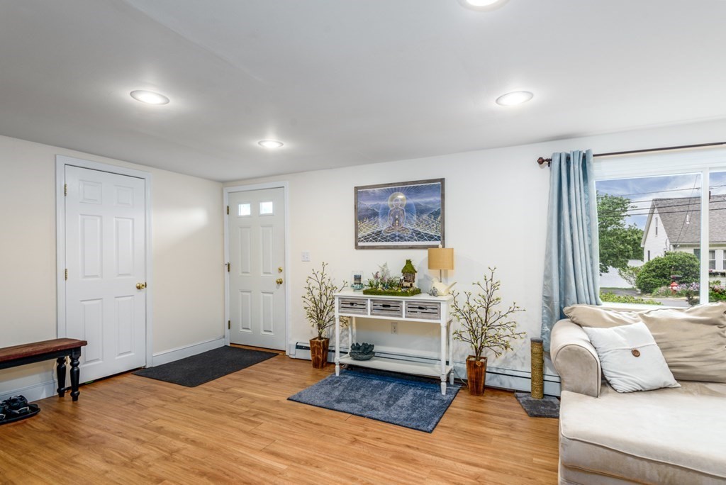 82 Whitehall Road Amesbury, MA 01913 - Photo 15 of 30 Gallery Image 15