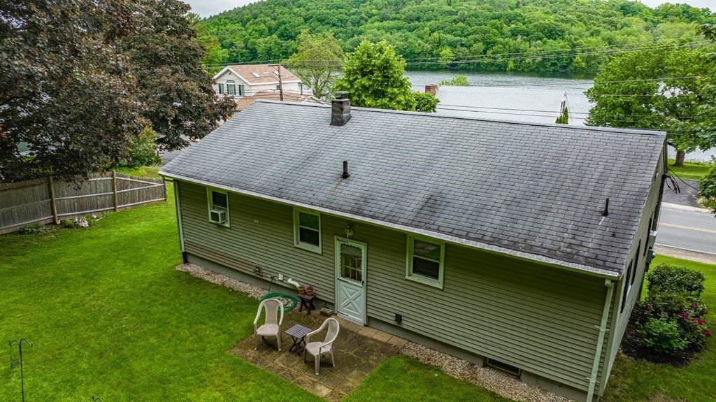 82 Whitehall Road Amesbury, MA 01913 - Photo 4 of 30 Gallery Image 4