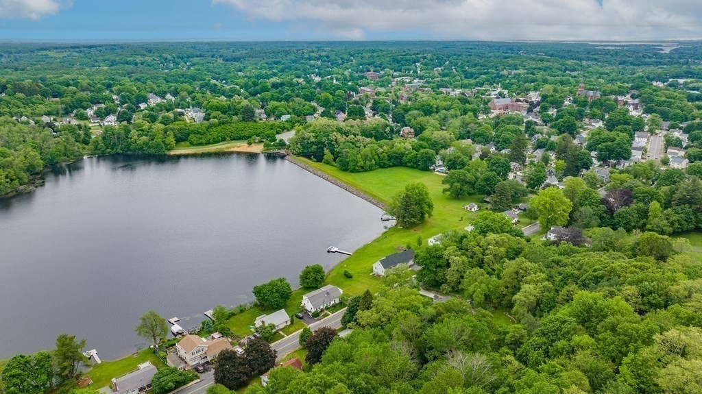 82 Whitehall Road Amesbury, MA 01913 - Photo 5 of 30 Gallery Image 5