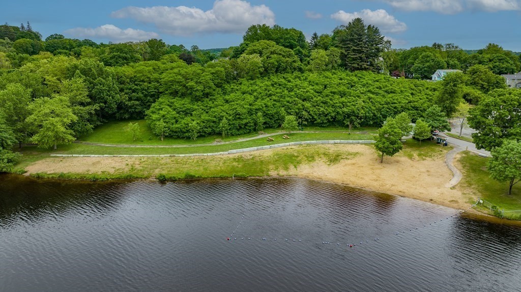 82 Whitehall Road Amesbury, MA 01913 - Photo 6 of 30 Gallery Image 6