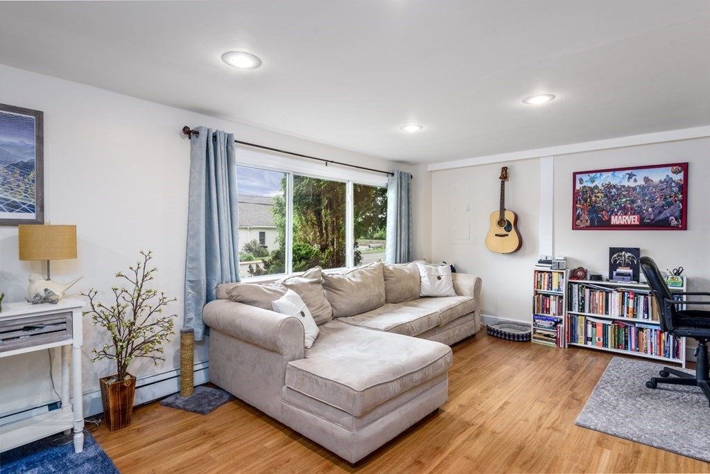 82 Whitehall Road Amesbury, MA 01913 - Photo 10 of 30 Gallery Image 10