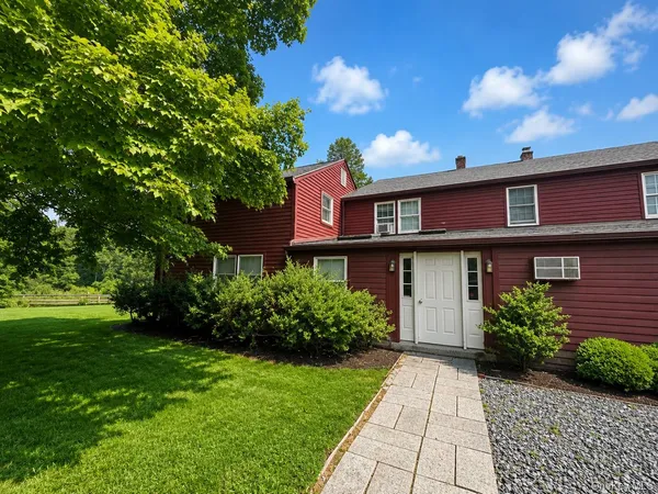 $2,000 | 110 Hardscrabble Road, Unit 1A, North Salem, NY 10560
