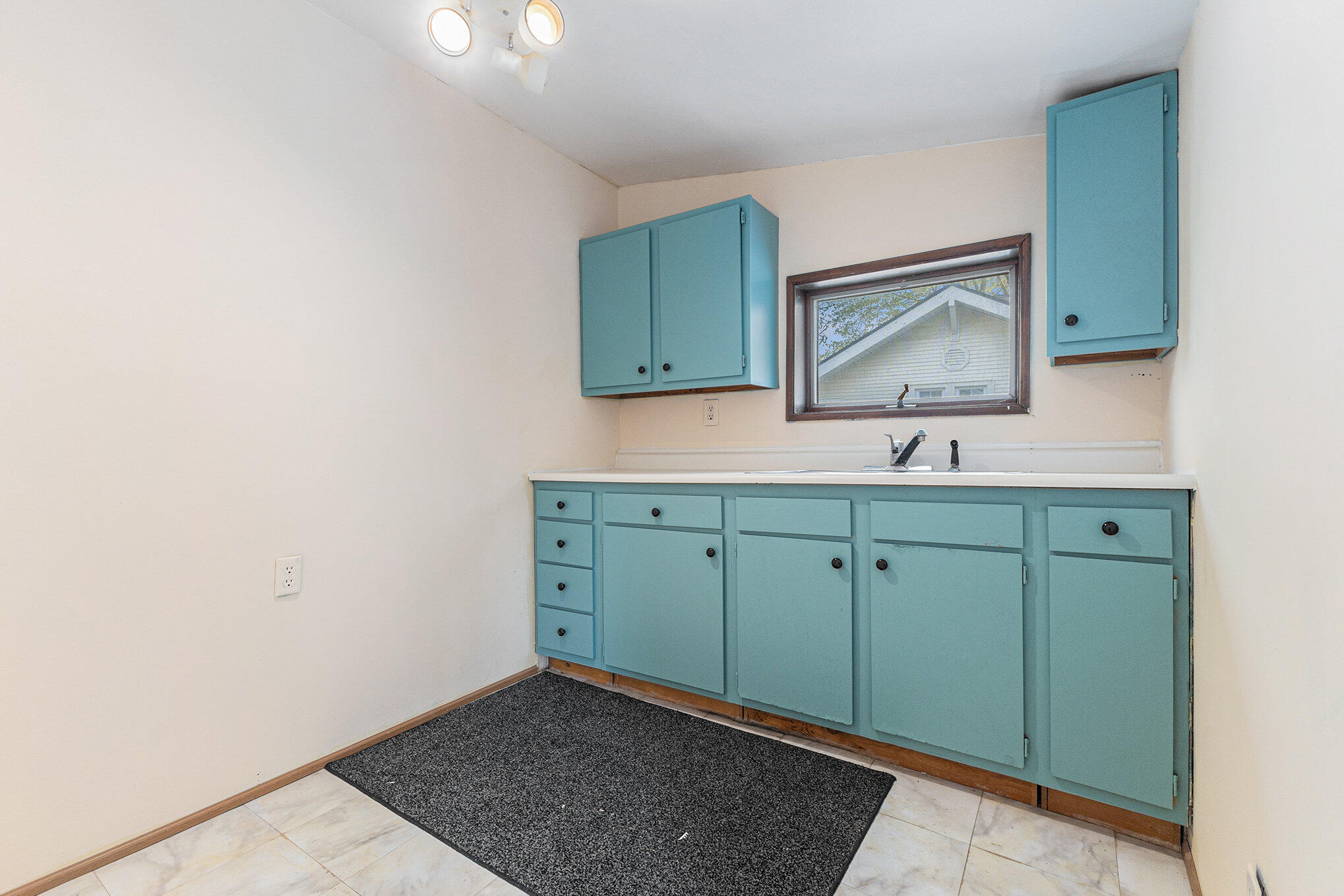 603 South Main Street Crown Point, IN 46307 - Photo 14 of 15 2038x1358