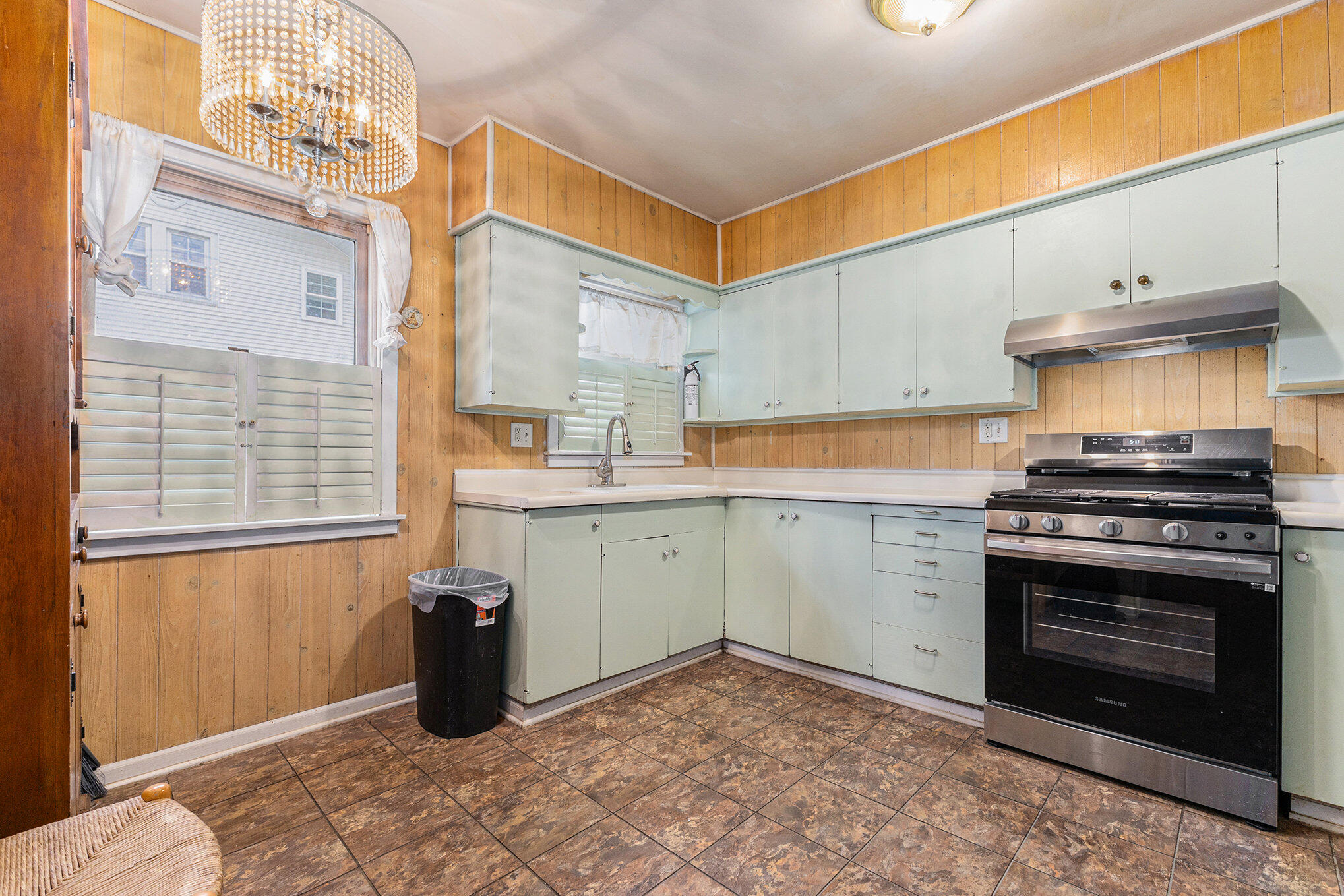 603 South Main Street Crown Point, IN 46307 - Photo 5 of 15 2038x1359