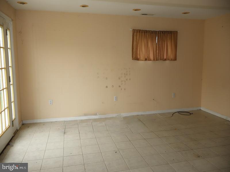 1438 Doris Road Abington, PA 19001 - Photo 10 of 24 Gallery Image 10