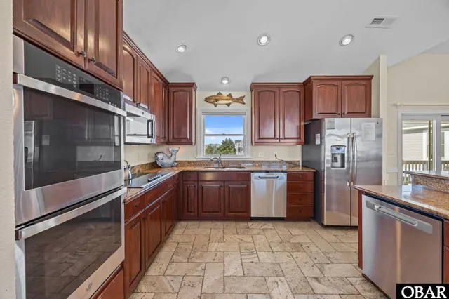 $2,345,000 | 978 Lighthouse Drive, Corolla, NC 27927