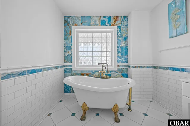 $2,345,000 | 978 Lighthouse Drive, Corolla, NC 27927