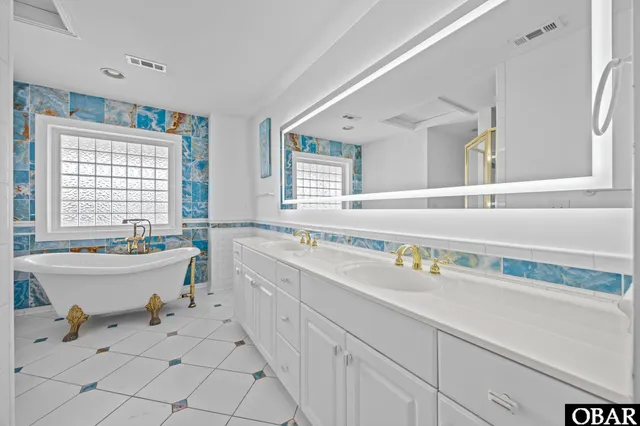 $2,345,000 | 978 Lighthouse Drive, Corolla, NC 27927