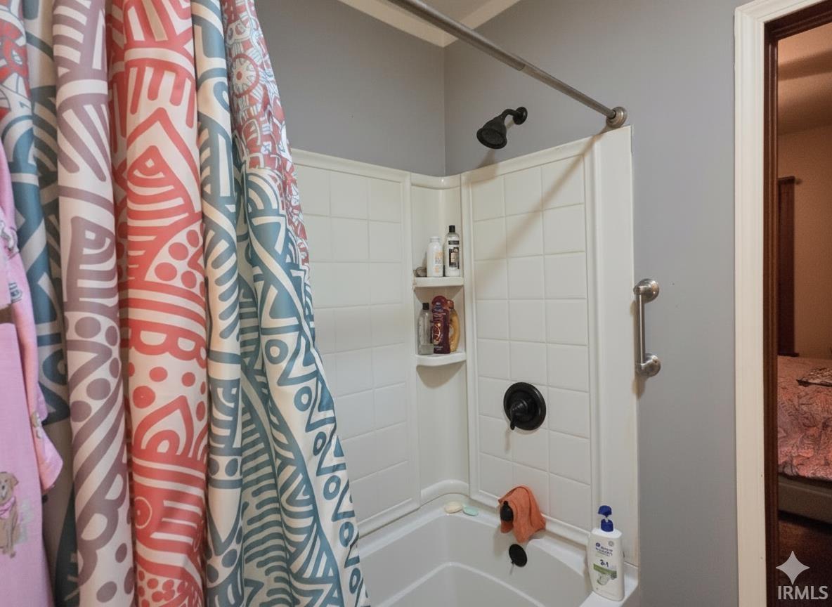 1049 Shore Drive Fort Wayne, IN 46805 - Photo 7 of 25